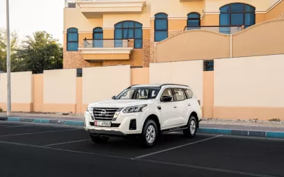 Nissan Xterra (Blanco), 2024 para alquiler en Dub&aacute;i