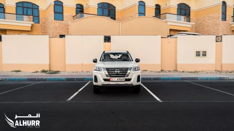 Nissan Xterra (Blanco), 2024 para alquiler en Dub&aacute;i
