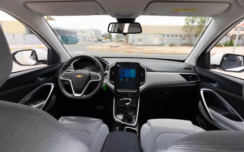 Chevrolet Captiva (Bianca), 2024 in affitto a Dubai