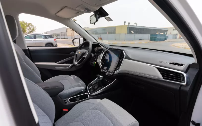 Chevrolet Captiva (Bianca), 2024 in affitto a Dubai