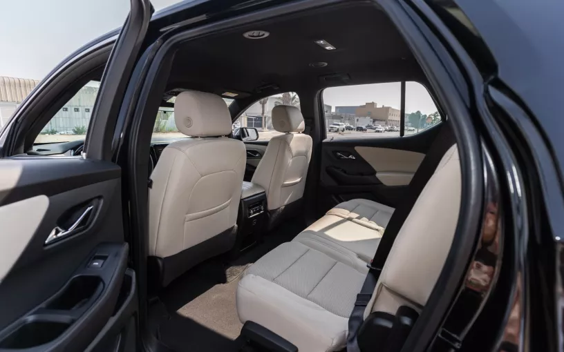 Chevrolet Traverse (Nero), 2024 in affitto a Dubai