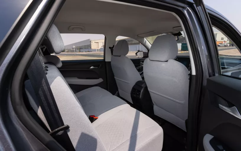 Chevrolet Captiva (Серый), 2024 для аренды в Абу-Даби