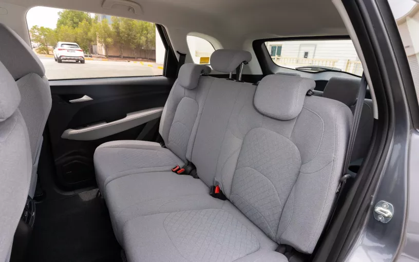 Chevrolet Captiva (Серый), 2024 для аренды в Абу-Даби