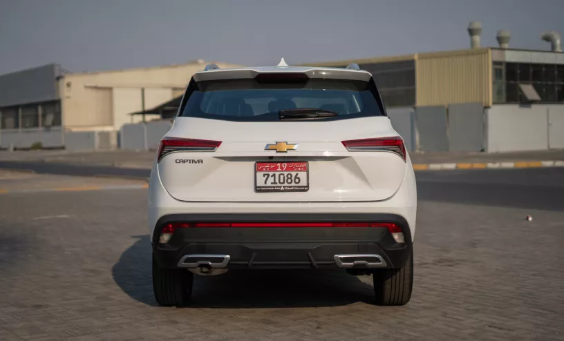Chevrolet Captiva (Wei&szlig;), 2024  zur Miete in Dubai