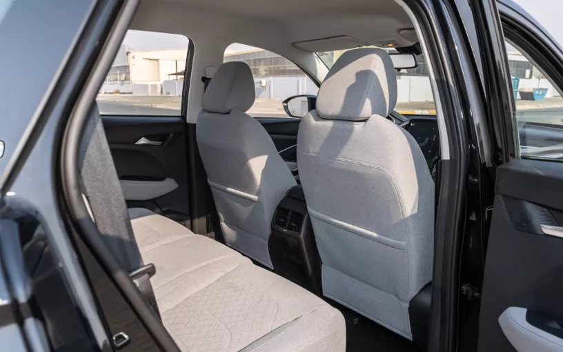 Res&uuml;'l-Hayme'de kiralık Chevrolet Captiva (Siyah), 2024