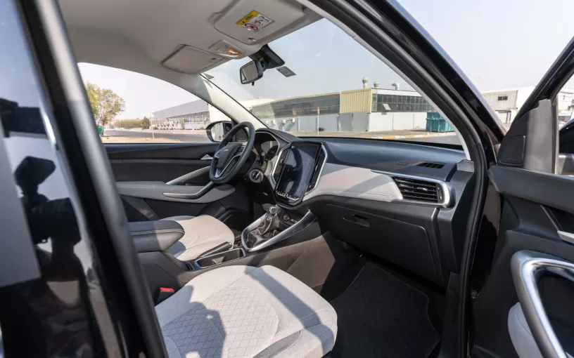Res&uuml;'l-Hayme'de kiralık Chevrolet Captiva (Siyah), 2024