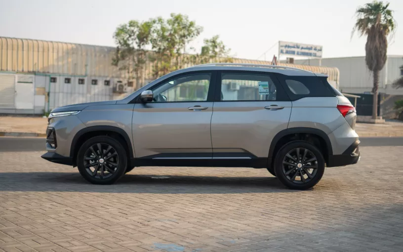 Chevrolet Captiva (Silber), 2024  zur Miete in Dubai