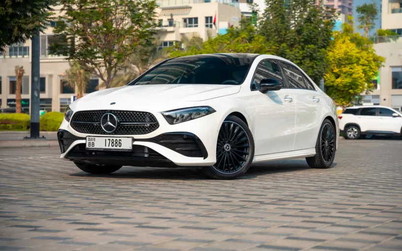 Dubai'de kiralık Mercedes A200 (Beyaz), 2025