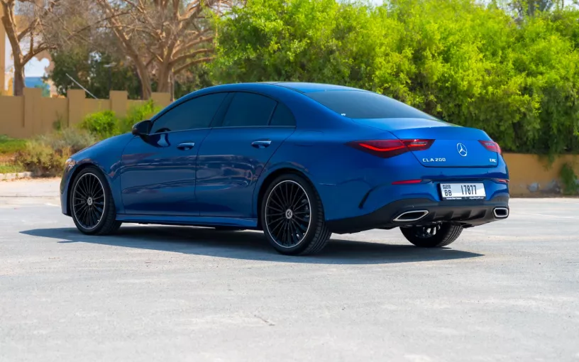 Dubai'de kiralık Mercedes CLA200 (Mavi), 2025