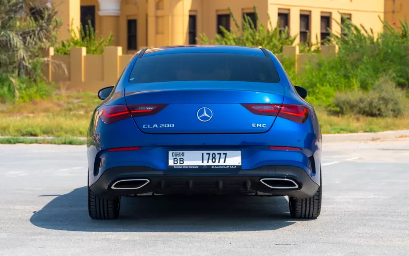 Dubai'de kiralık Mercedes CLA200 (Mavi), 2025