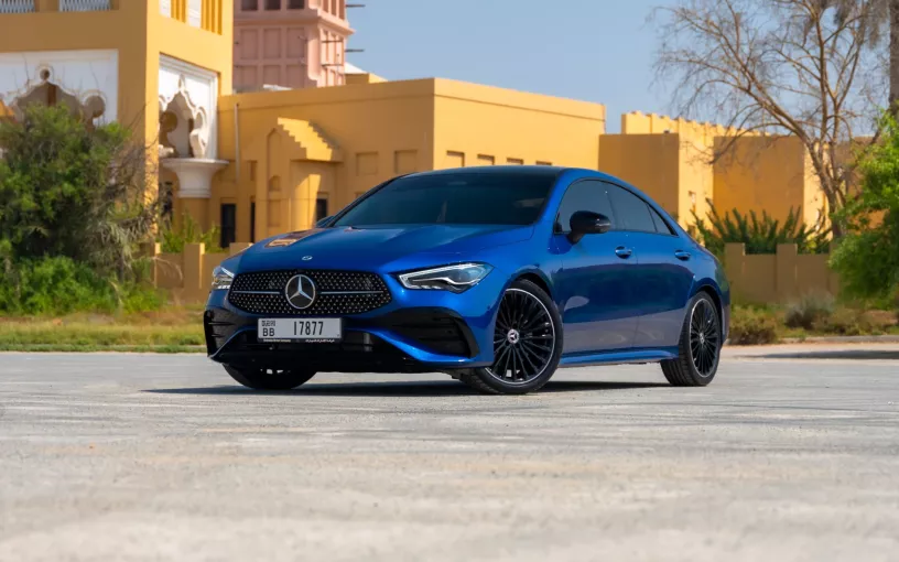 Dubai'de kiralık Mercedes CLA200 (Mavi), 2025