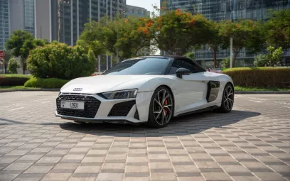 Alquile Audi R8 Spyder (Blanco), 2024 en Dub&aacute;i