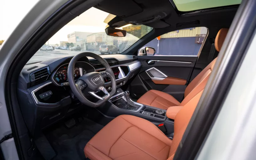 Audi Q3 Sportback (Серебро), 2025 для аренды в Абу-Даби
