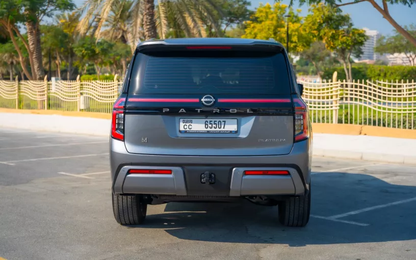 Dubai'de kiralık Nissan Patrol Platinum V6 (Gri), 2025