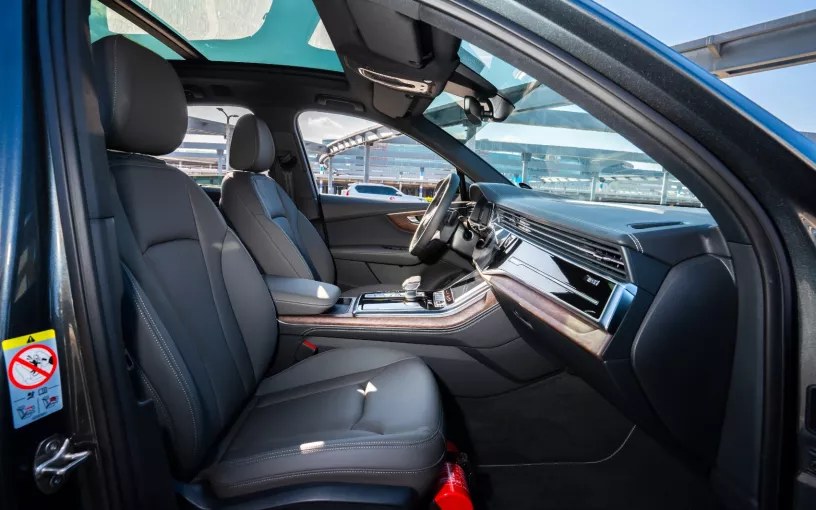 Audi Q7 (Grijs), 2025 te huur in Ras Al Khaimah