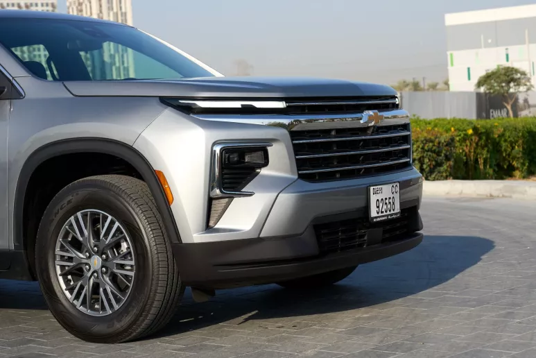 Dubai'de kiralık Chevrolet traverse (Gri), 2025