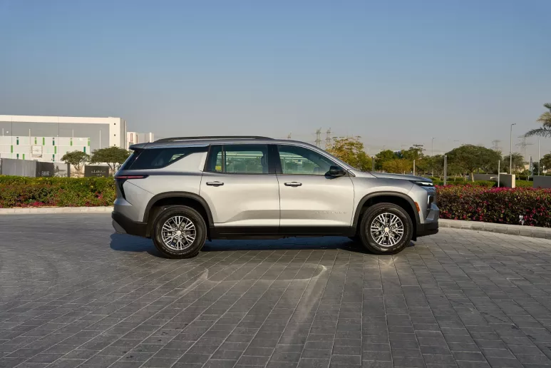 Dubai'de kiralık Chevrolet traverse (Gri), 2025