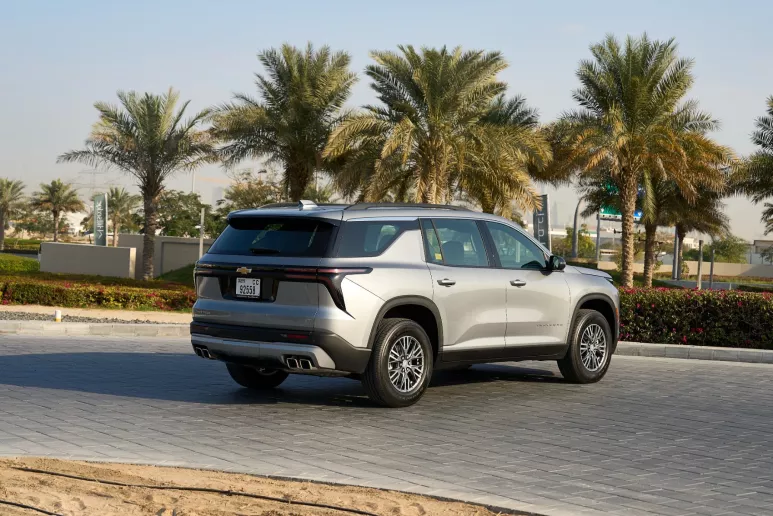 Dubai'de kiralık Chevrolet traverse (Gri), 2025