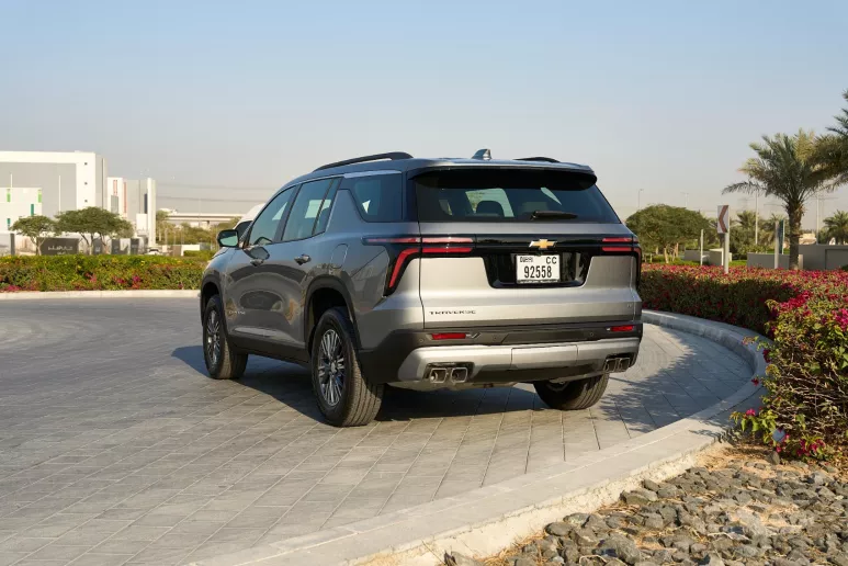 Dubai'de kiralık Chevrolet traverse (Gri), 2025