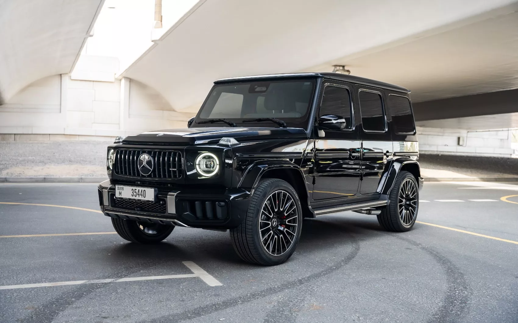 Mercedes G63 AMG (Siyah), 2025 ID-06086, Resü'l-Hayme'de kiralama