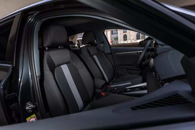 Audi A3 (Grau), 2025  zur Miete in Dubai