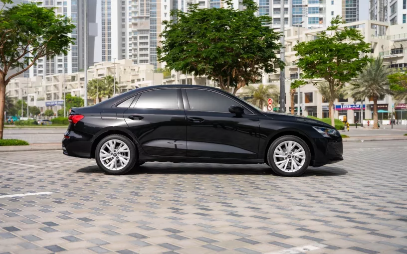 Audi A3 (Schwarz), 2025  zur Miete in Dubai