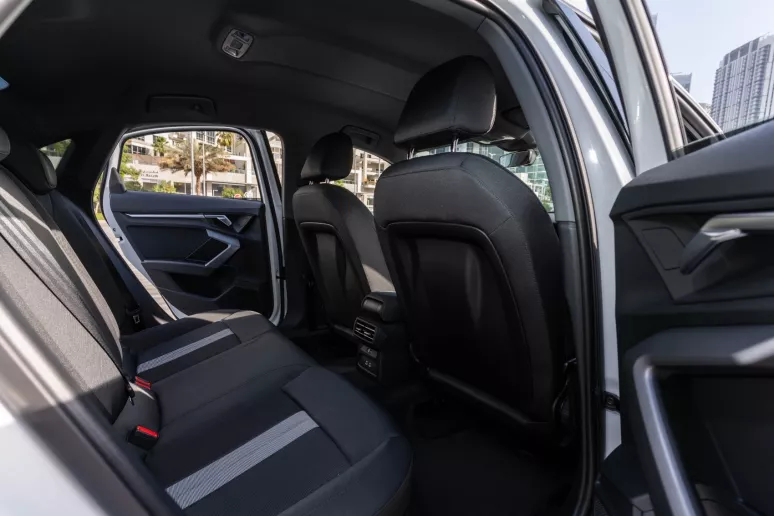 Audi A3 (Белый), 2025 для аренды в Рас-эль-Хайме