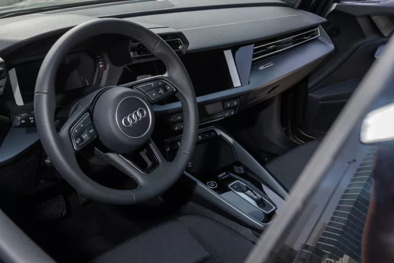 Audi A3 (Grau), 2025  zur Miete in Dubai
