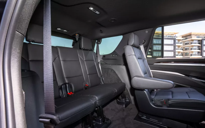 Cadillac Escalade (Schwarz), 2025  zur Miete in Sharjah