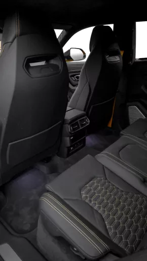 Lamborghini Urus (Gelb), 2025  zur Miete in Abu Dhabi