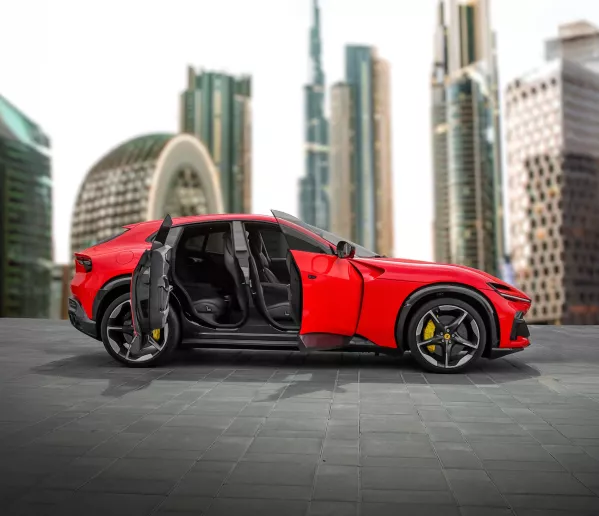 在阿布扎比 租 Ferrari Purosangue (红色), 2025