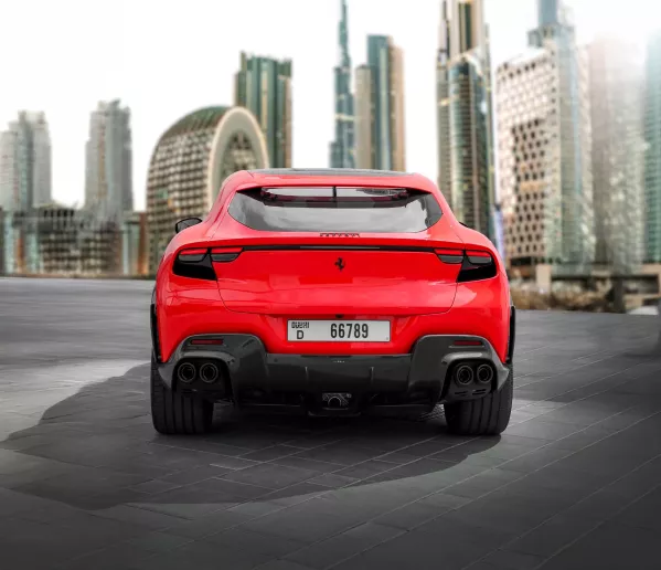 在阿布扎比 租 Ferrari Purosangue (红色), 2025