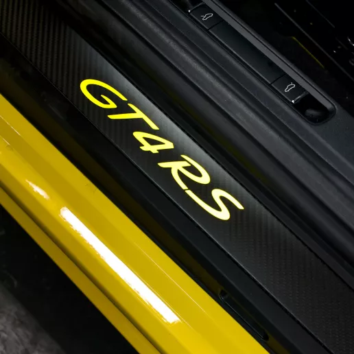 Porsche GT4 (Желтый), 2023 для аренды в Дубай