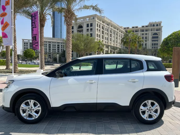 Dubai'de kiralık Citroen C5 Aircross (Beyaz), 2023