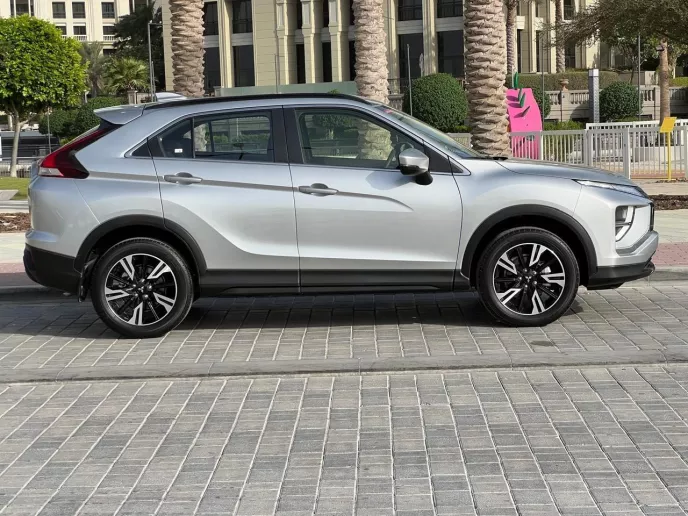 Mitsubishi Eclipse (Grise), 2025 &agrave; louer &agrave; Sharjah