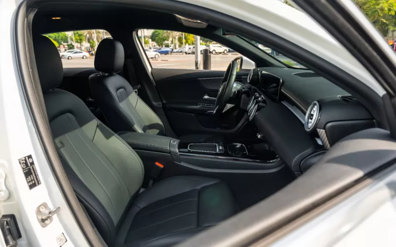 Mercedes A220 (Blanco), 2024 para alquiler en Abu Dhabi
