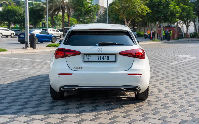 Mercedes A220 (Blanco), 2024 para alquiler en Abu Dhabi