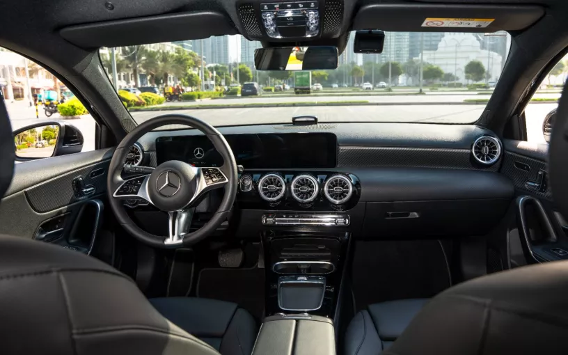Mercedes A220 (Zwart), 2024 - lease-aanbiedingen in Ras Al Khaimah