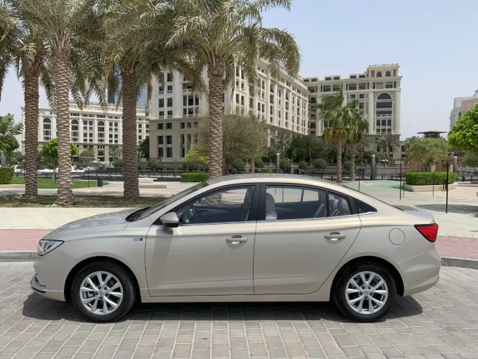 MG5 (Gris), 2025 para alquiler en Abu Dhabi