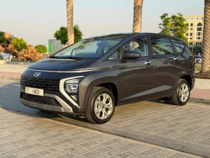 Hyundai Stargazer (Zwart), 2025 te huur in Dubai