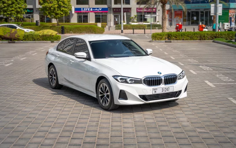 Dubai'de kiralık BMW 318i (Beyaz), 2025