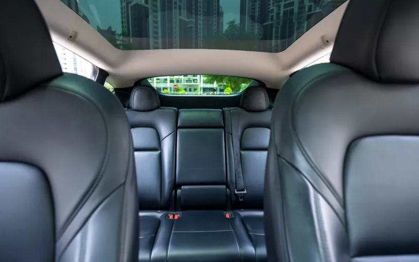 在迪拜 租 特斯拉 Model Y 长续航里程 (白色), 2022