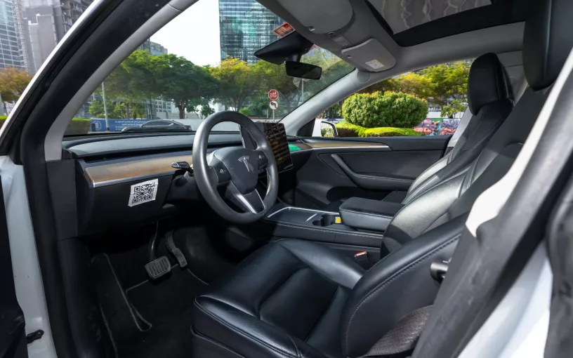 Tesla Model Y Long Range (Bianca), 2022 in affitto a Sharjah