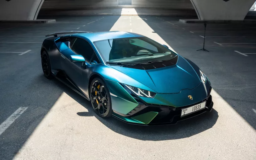 Lamborghini Huracan Tecnica (Verde), 2024 para alquiler en Dub&aacute;i