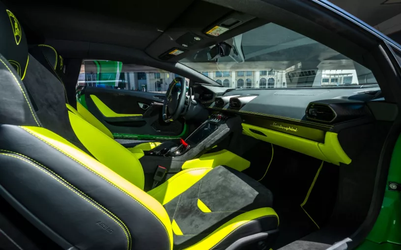 Lamborghini Huracan Tecnica (Verde), 2024 para alquiler en Dub&aacute;i