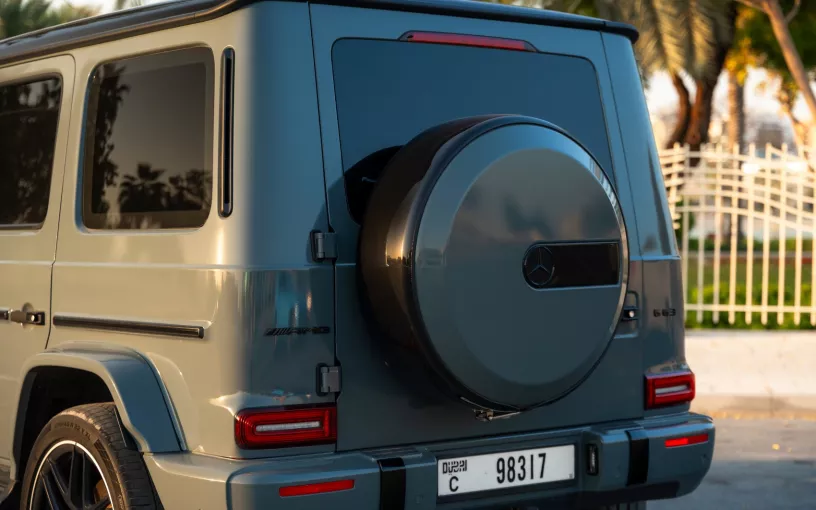 Mercedes G63 AMG (Grau), 2022  zur Miete in Ras Al Khaimah