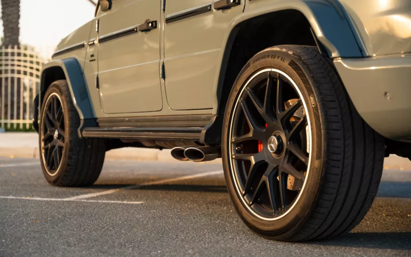 Mercedes G63 AMG (Grau), 2022  zur Miete in Ras Al Khaimah