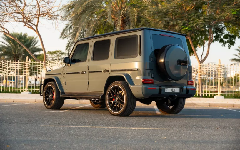 Mercedes G63 AMG (Grau), 2022  zur Miete in Ras Al Khaimah