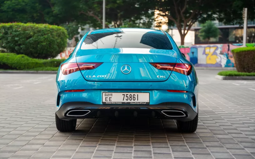 Dubai'de kiralık Mercedes CLA200 (Mavi), 2026
