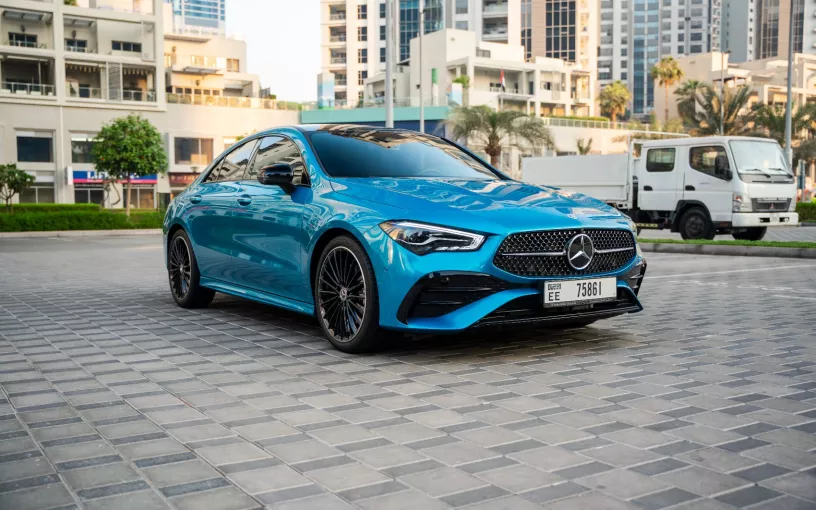 Dubai'de kiralık Mercedes CLA200 (Mavi), 2026